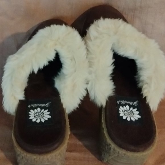 Yellow Box shoes/Clog Women upper Leather, Fur Trim CHOW 8 M NWOB - Picture 7 of 9